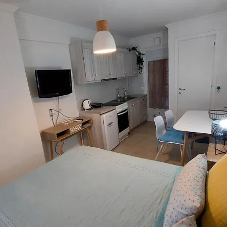 Nias Studio Apartament *